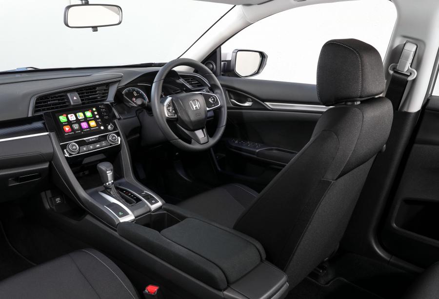Интерьер Honda Civic VTi Sedan (FC) 2019 года  (AU) (фото 15 из 35)